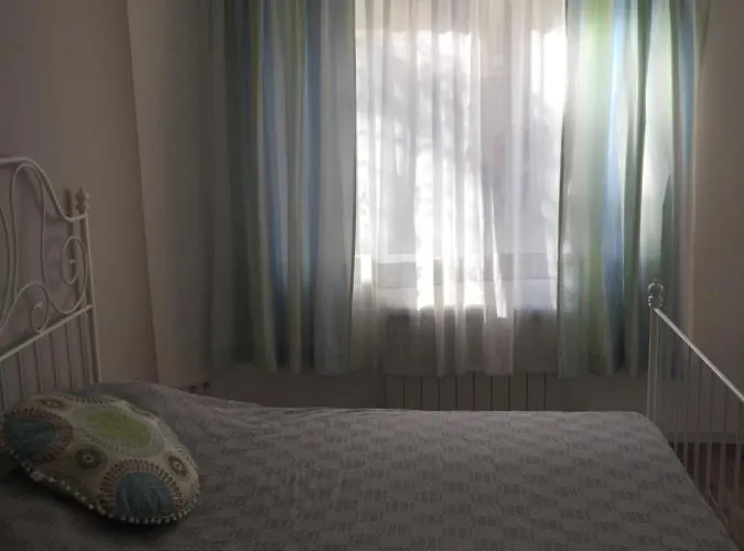 Button In Downtown Apartament Sofia