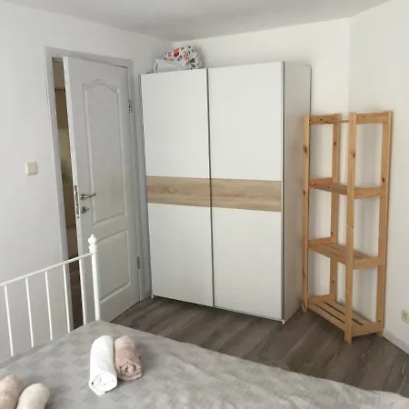 Button In Downtown Appartement