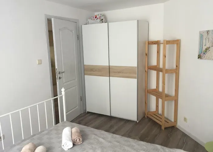 Button In Downtown Apartman